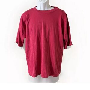 This vintage Vassar T-shirt from the 90s